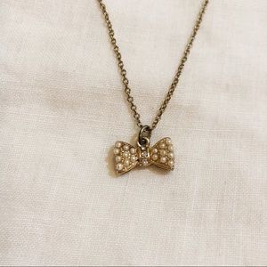 💫 Dainty Bow Tie Pearl Necklace